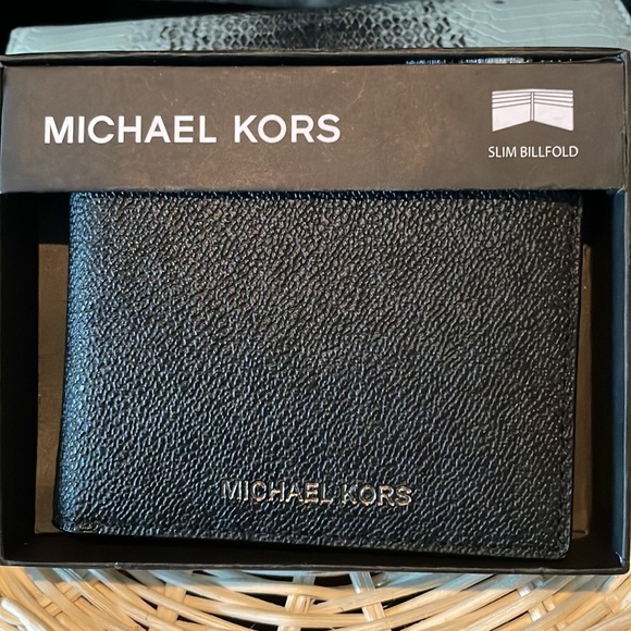Michael Kors Men Jet Set Wallet - Picture 13 of 13